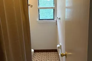 806 Yorkshire Dr, Raritan Township, NJ 08822 - Photo 3