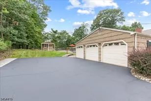 1137 Concord Dr, Bridgewater, NJ 08807 - Photo 35