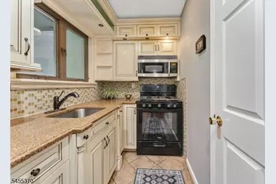 705 Clark Cir, Raritan Township, NJ 08822 - Photo 5