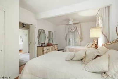 911 W Henry St, Linden, NJ 07036 - Photo 21