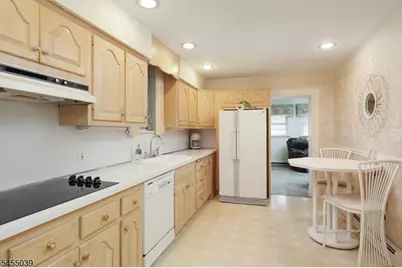 911 W Henry St, Linden, NJ 07036 - Photo 11
