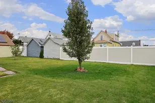 825 Dennis Pl, Linden, NJ 07036 - Photo 25