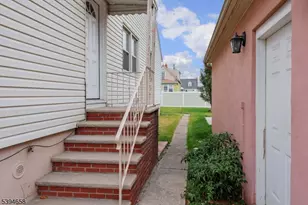 825 Dennis Pl, Linden, NJ 07036 - Photo 27