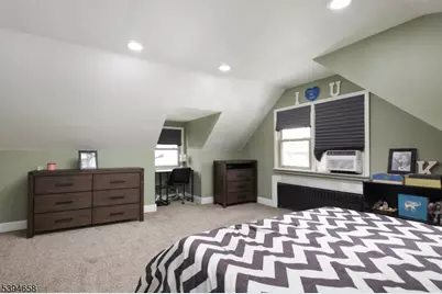 825 Dennis Pl, Linden, NJ 07036 - Photo 19