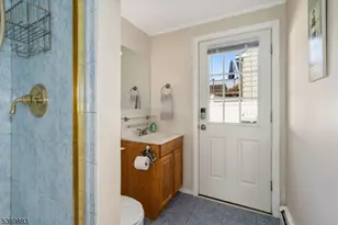 22 Rhonda Pl, Wanaque, NJ 07465 - Photo 7