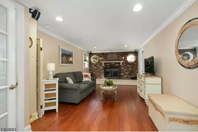 22 Rhonda Pl, Wanaque, NJ 07465 - Photo 5