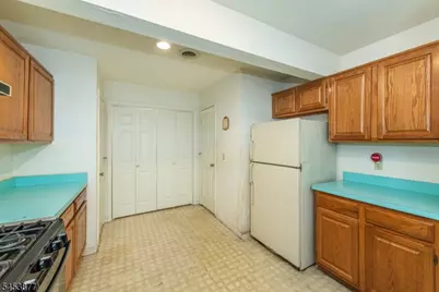 20 Collura Ln, Clifton, NJ 07012 - Photo 13