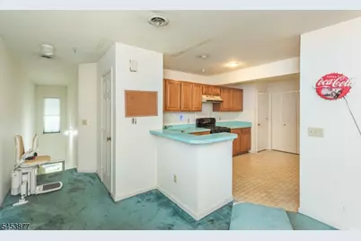 20 Collura Ln, Clifton, NJ 07012 - Photo 9