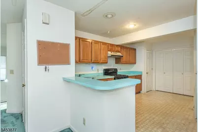 20 Collura Ln, Clifton, NJ 07012 - Photo 11