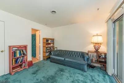 20 Collura Ln, Clifton, NJ 07012 - Photo 5