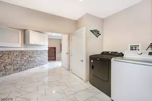 207 Eileen Dr, Cedar Grove, NJ 07009 - Photo 37