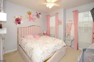 5 Holly Ln, Garfield, NJ 07026 - Photo 9