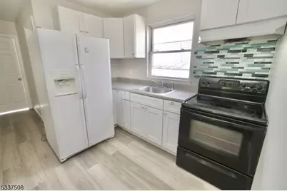 212 N 1st St, Paterson, NJ 07522 - Photo 5