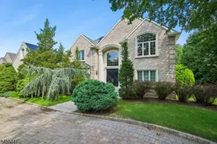 4 Centennial Ct, Totowa, NJ 07512 - Photo 1