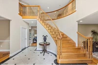 4 Centennial Ct, Totowa, NJ 07512 - Photo 3
