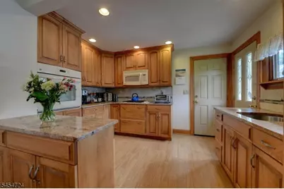 3 Village Rd, Pequannock Township, NJ 07444 - Photo 11