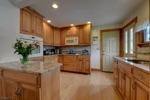 3 Village Rd, Pequannock Township, NJ 07444 - Photo 11