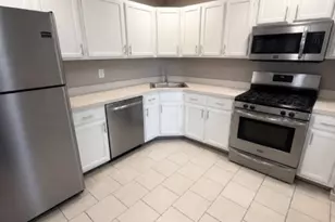 22 Seton Hall Dr, Newark, NJ 07103 - Photo 11
