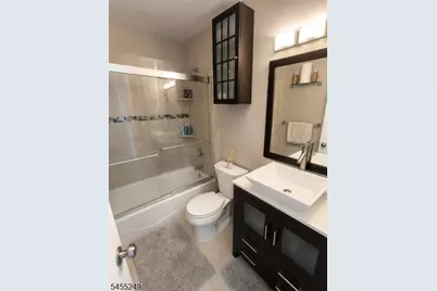 22 Seton Hall Dr, Newark, NJ 07103 - Photo 27