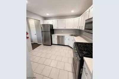 22 Seton Hall Dr, Newark, NJ 07103 - Photo 13