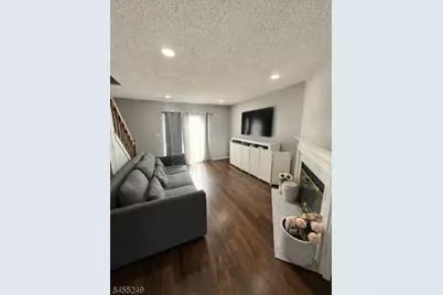 22 Seton Hall Dr, Newark, NJ 07103 - Photo 5