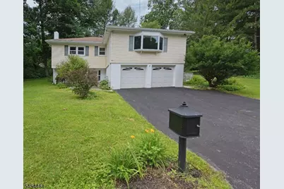 4 Rainbow Trl, Vernon, NJ 07422 - Photo 1