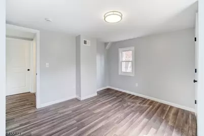 4 Emmans Rd, Roxbury Township, NJ 07852 - Photo 7