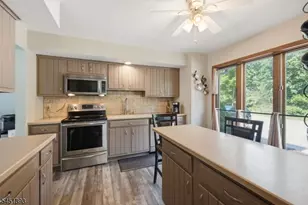 235 Cherokee Rd, Andover Township, NJ 07848 - Photo 9