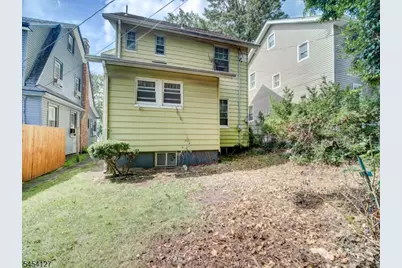 8 Whitman Ave, East Orange, NJ 07017 - Photo 5