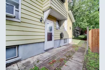 8 Whitman Ave, East Orange, NJ 07017 - Photo 3