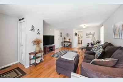 15 Orchard St, Bloomingdale, NJ 07403 - Photo 9