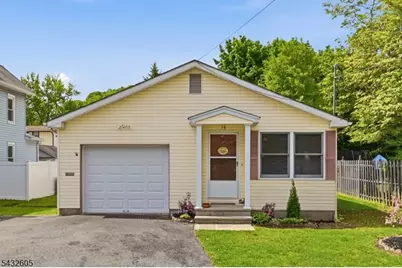 15 Orchard St, Bloomingdale, NJ 07403 - Photo 3