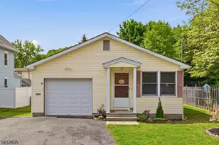 15 Orchard St, Bloomingdale, NJ 07403 - Photo 3