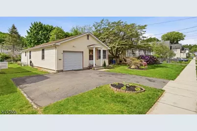 15 Orchard St, Bloomingdale, NJ 07403 - Photo 5