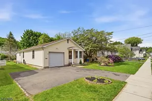 15 Orchard St, Bloomingdale, NJ 07403 - Photo 5