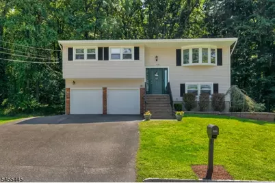 46 Deer Path Dr, Mount Olive, NJ 07836 - Photo 3