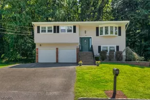 46 Deer Path Dr, Mount Olive, NJ 07836 - Photo 3