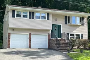 46 Deer Path Dr, Mount Olive, NJ 07836 - Photo 1