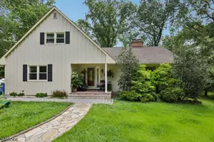 34 Forest Dr, Watchung, NJ 07069 - Photo 3