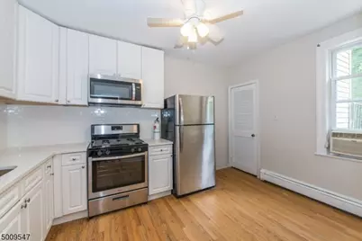 10 Phoenix Ave Unit #2, Morristown, NJ 07960 - Photo 3