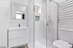 307 Henry St, Fairview, NJ 07022 - Photo 7