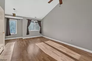8 Augusta Dr, Clinton Township, NJ 08801 - Photo 5