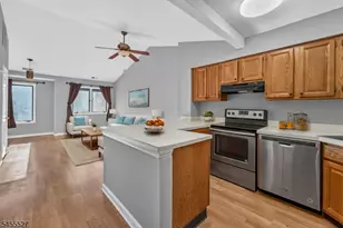 8 Augusta Dr, Clinton Township, NJ 08801 - Photo 11