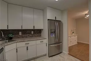 914 Timberbrooke Dr Ondo, Bedminster Township, NJ 07921 - Photo 11