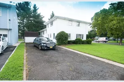 1 Country Club Ln, Elizabeth, NJ 07208 - Photo 25