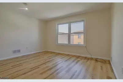 220 Astoria Pl #2, Union Township, NJ 07083 - Photo 11
