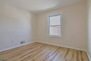 220 Astoria Pl, Union Township, NJ 07083 - Photo 15