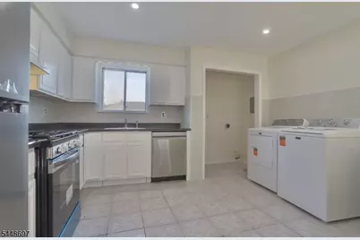 220 Astoria Pl #2, Union Township, NJ 07083 - Photo 1