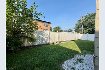 220 Astoria Pl #2, Union Township, NJ 07083 - Photo 5