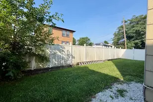 220 Astoria Pl, Union Township, NJ 07083 - Photo 5
